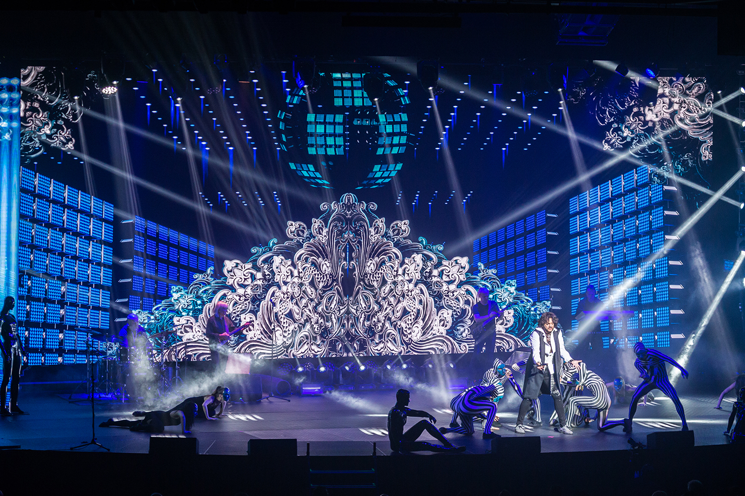 How to Integrate LED Walls into Stage Designs