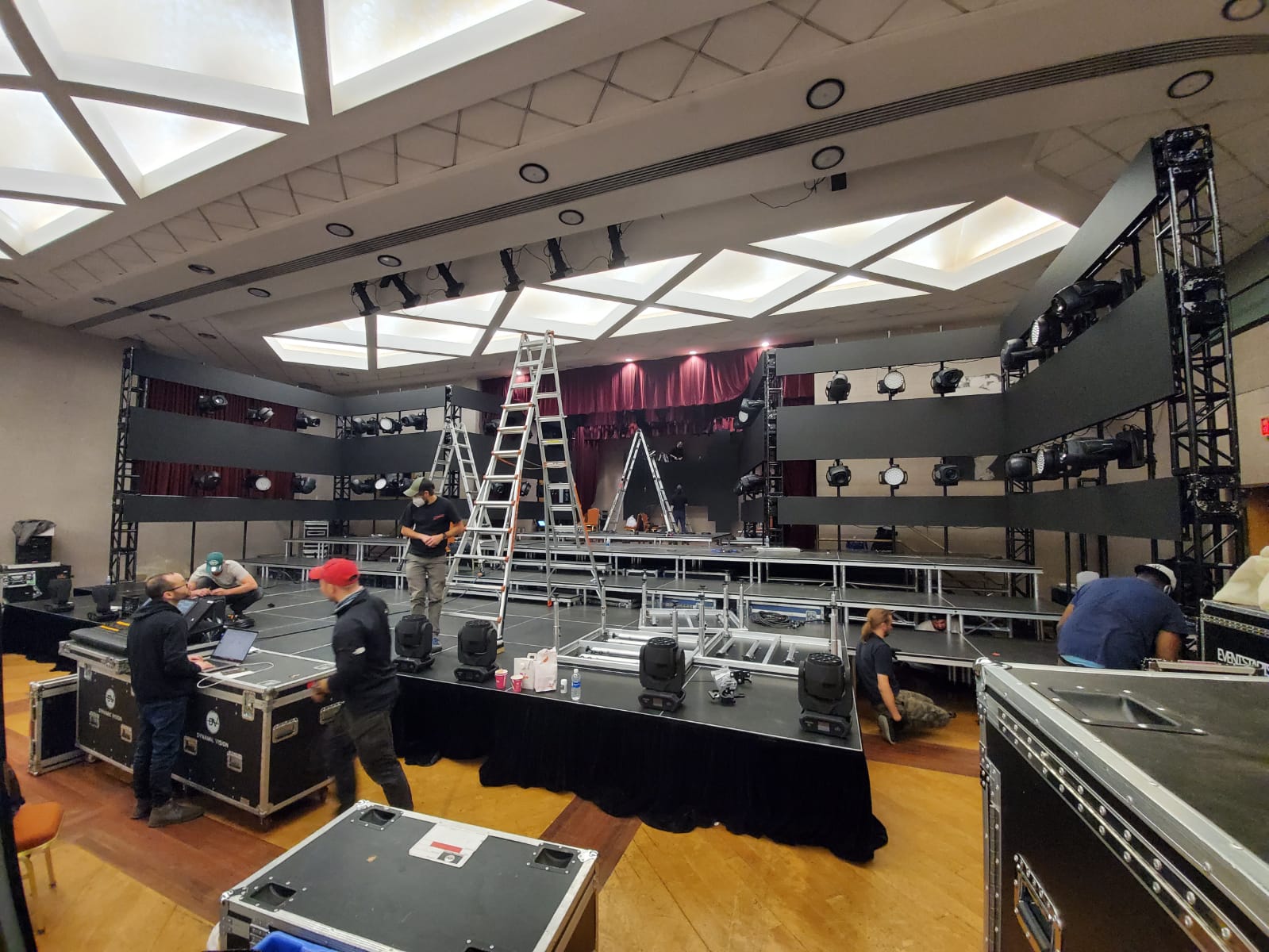 Challenges Of Filming Presenters With Bright LED Backgrounds