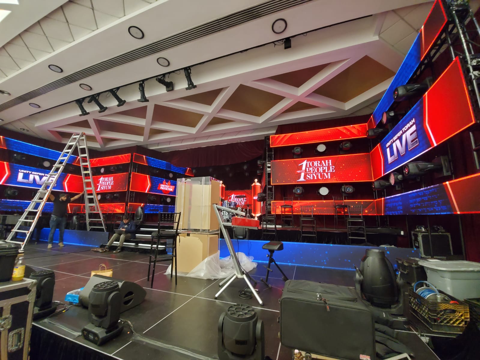 How To Keep Crew Organized During Large Load Ins